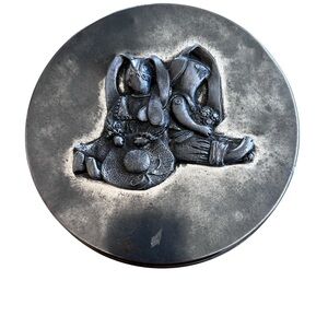 Vintage Metzke Pewter Spring Bunny Rabbits 5.25” Round Tin Trinket Box